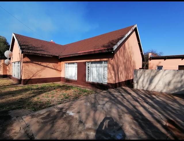 3 BEDROOM FREESTANDING FOR SALE IN STILFONTEIN EXT 3